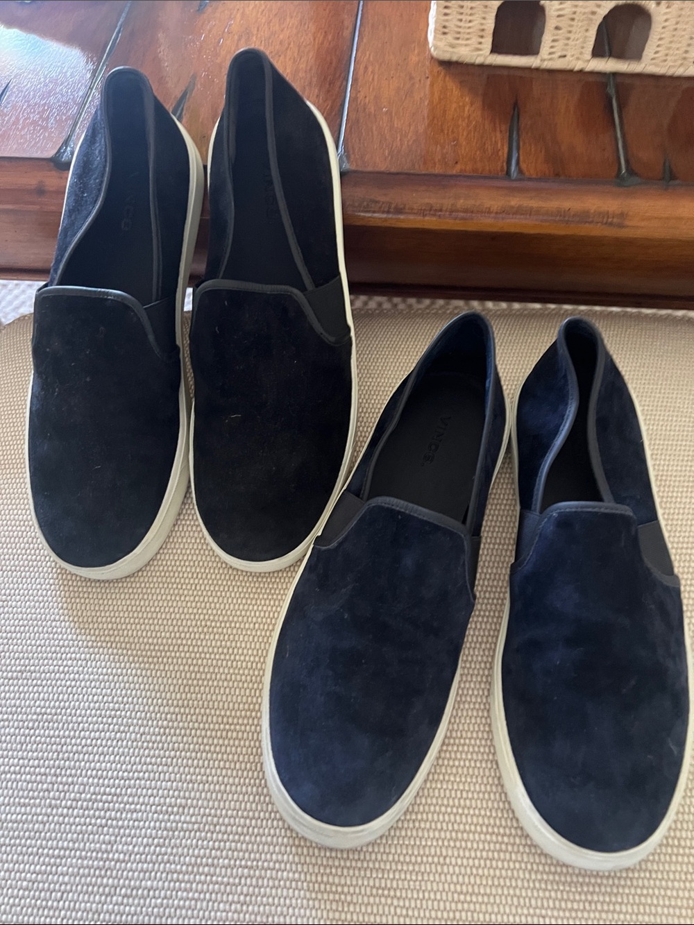VINCE Blair suede sneaker lot 
Black and navy size 9/39